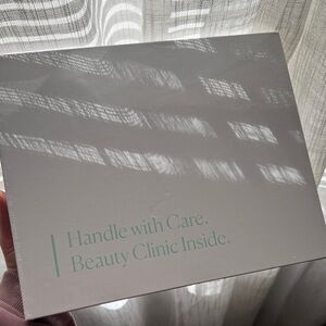 Qure | Micro Infusion Facial System Women’s Skincare Set NEW